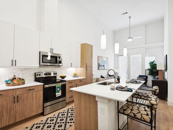 10300 Metropolitan Dr #2330