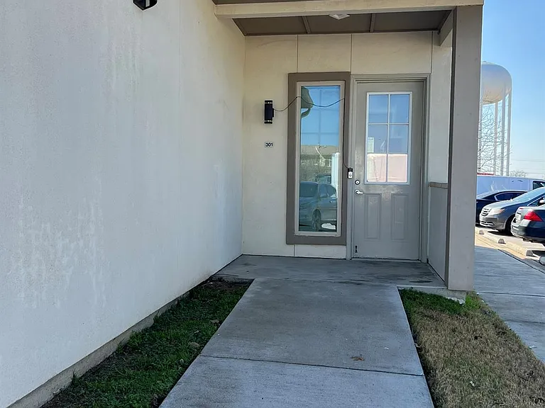 2400 Louis Henna Blvd #301 — Photo 20
