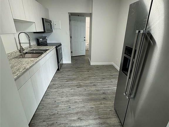 4th image of 2062 99th St