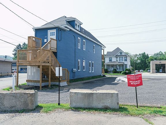 2nd image of 829-831 Water St #30431152F