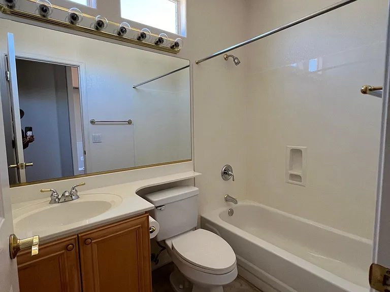 1695 E Monterey St — Photo 18