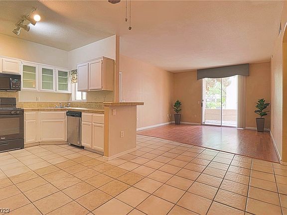 4th image of 1830 N Buffalo Dr Unit 1040