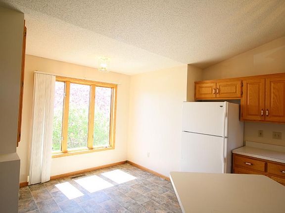 3rd image of 9240 Victoria Ct