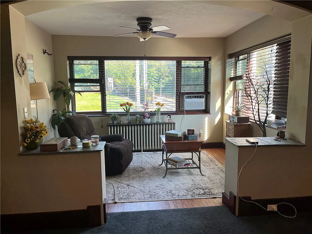 2 bed, 1100 sqft, $1,375 — Photo 4