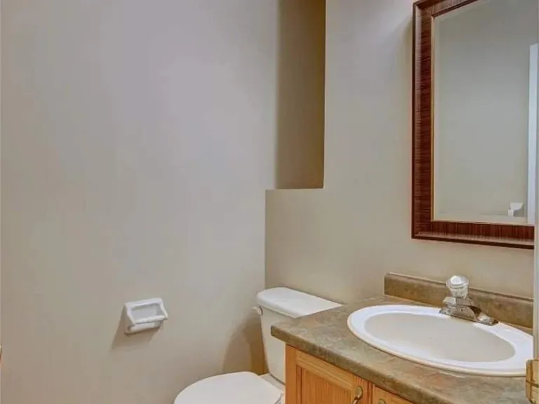 645B Basswood St — Photo 7