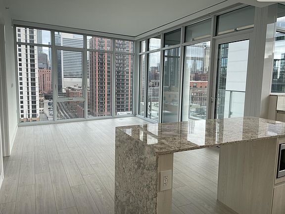 4th image of 353 N Halsted St #1608