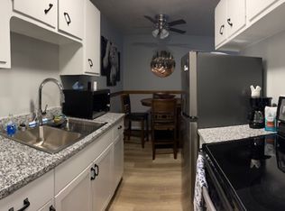 1221 Arundel St APT 101, Saint Paul, MN 55117