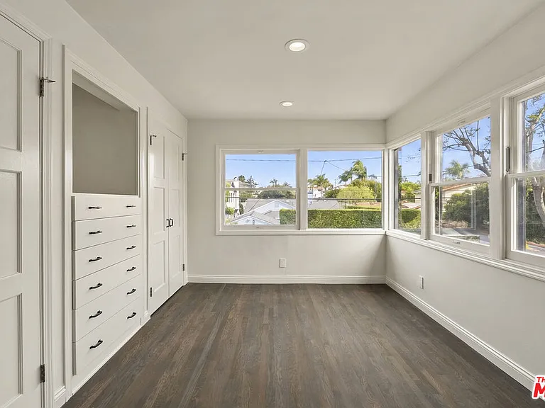 428 S Bedford Dr — Photo 16