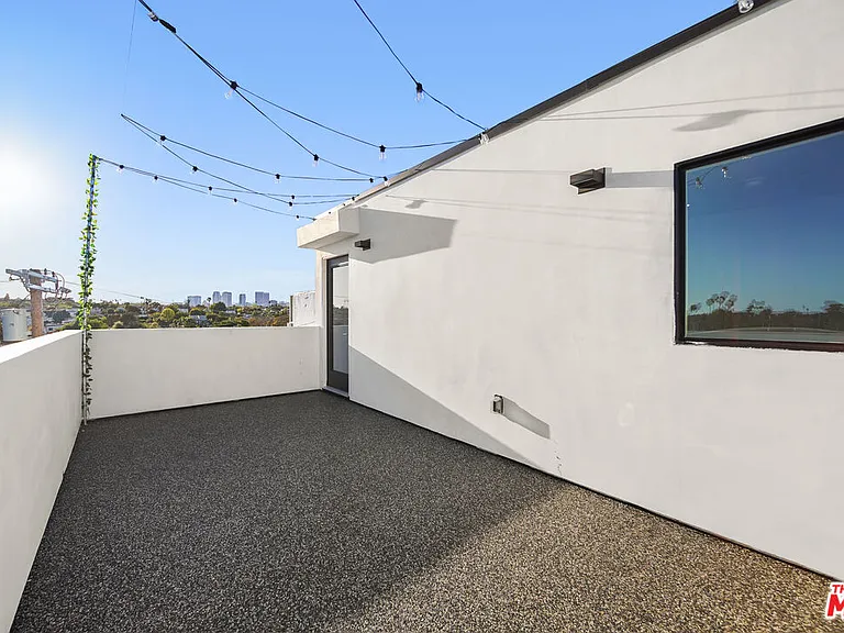 1907 S Corning St #1 — Photo 33