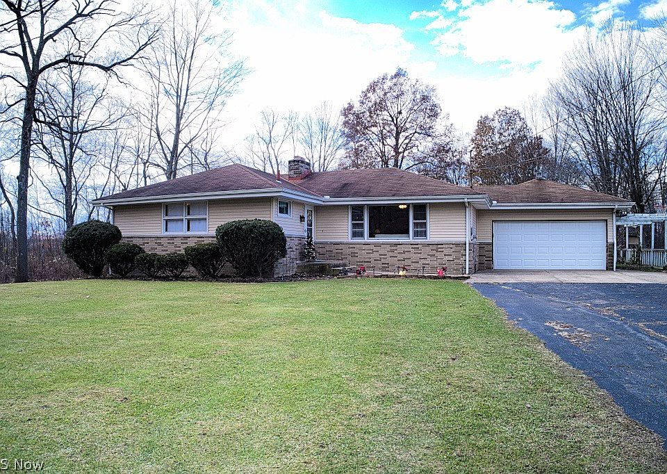 1st image of 8980 Woodland Dr