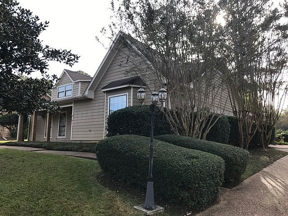 2nd image of 613 Bradford Dr