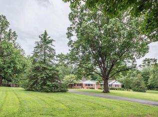 11431 Fairfax Dr, Great Falls, VA 22066