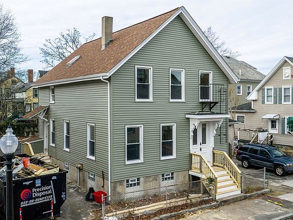 3rd image of 213 Summer St