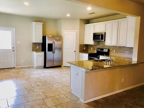 4th image of 12120 Parade Park Pl