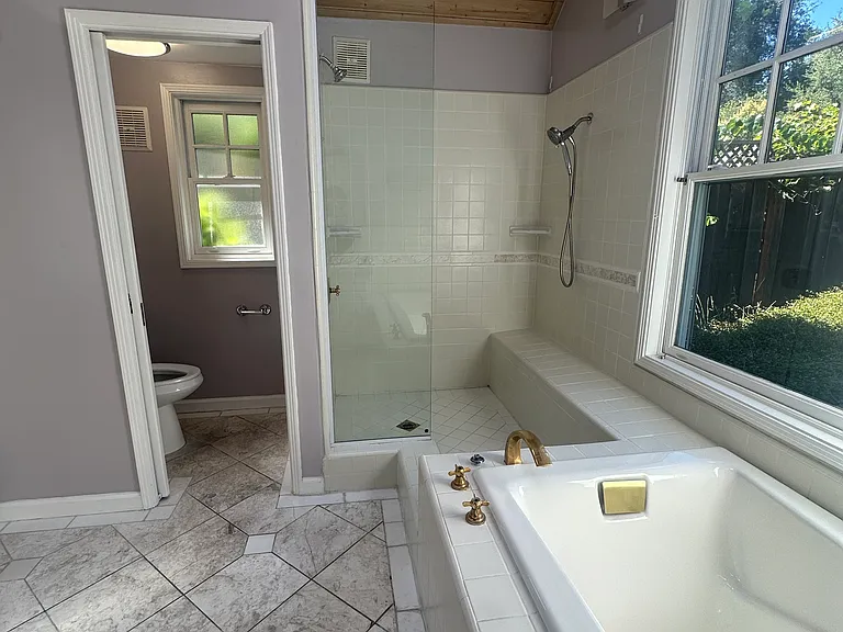 1613 Mariposa Ave — Photo 21