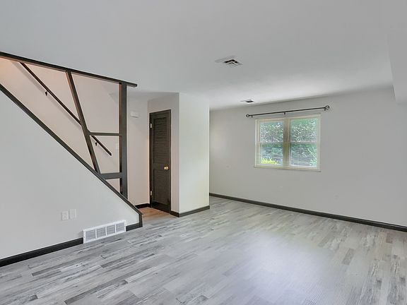 5th image of 171A Maple St