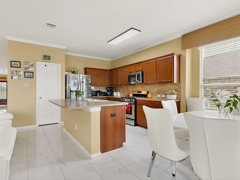 11228 Barn Owl Dr — Photo 5