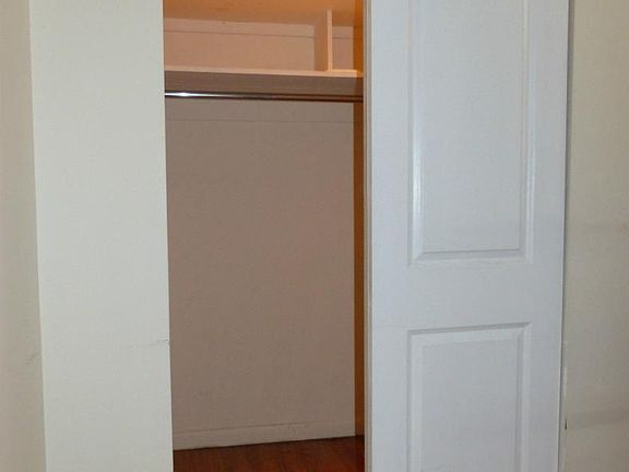 3rd image of 560 W End Ave APT 1E