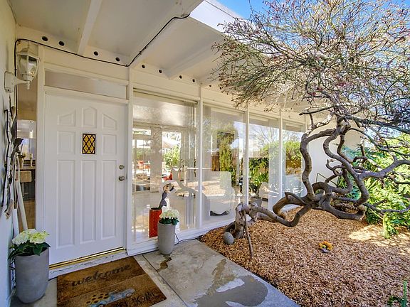4th image of 1269 N Parkwood Drive