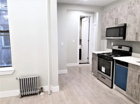 1311 Lincoln Place image 3 of 8