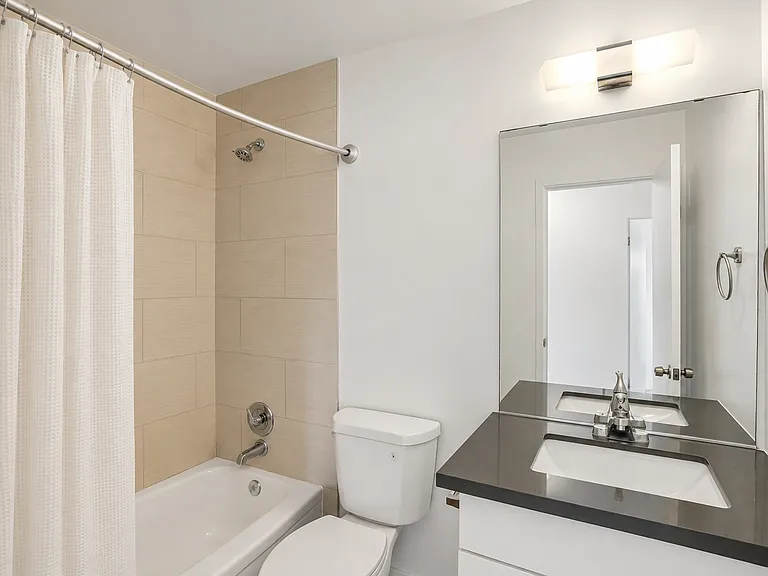 Breezy Apartments — Photo 3