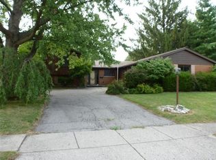 2426 Springmill Rd, Dayton, OH 45440