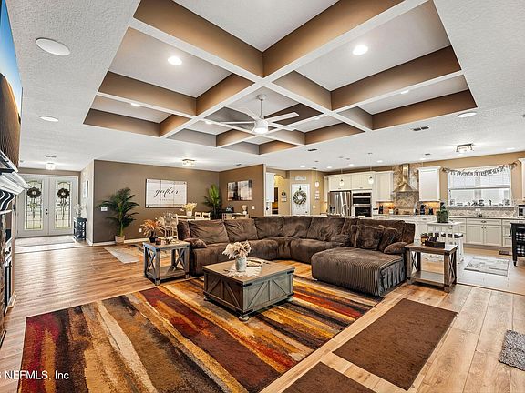 5th image of 96069 BREEZEWAY Court