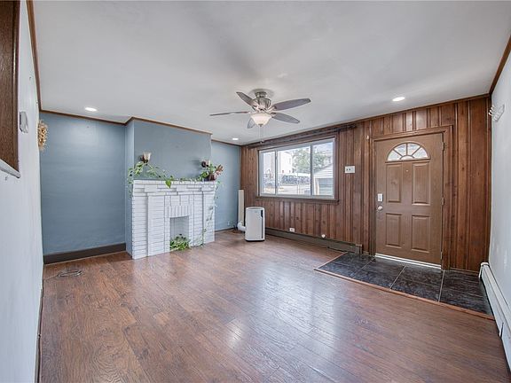 3rd image of 4776 Aloe St