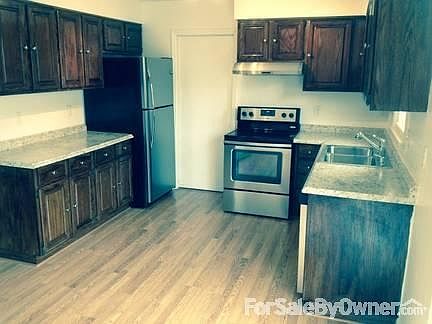 3 Large BEDROOMS 30 x 30 NEW CARPET