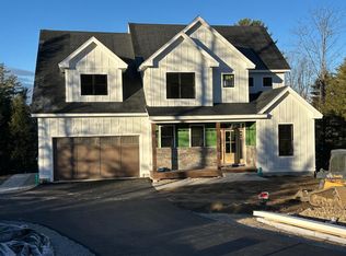 18 Solace Pointe Rd, Meredith, NH 03253