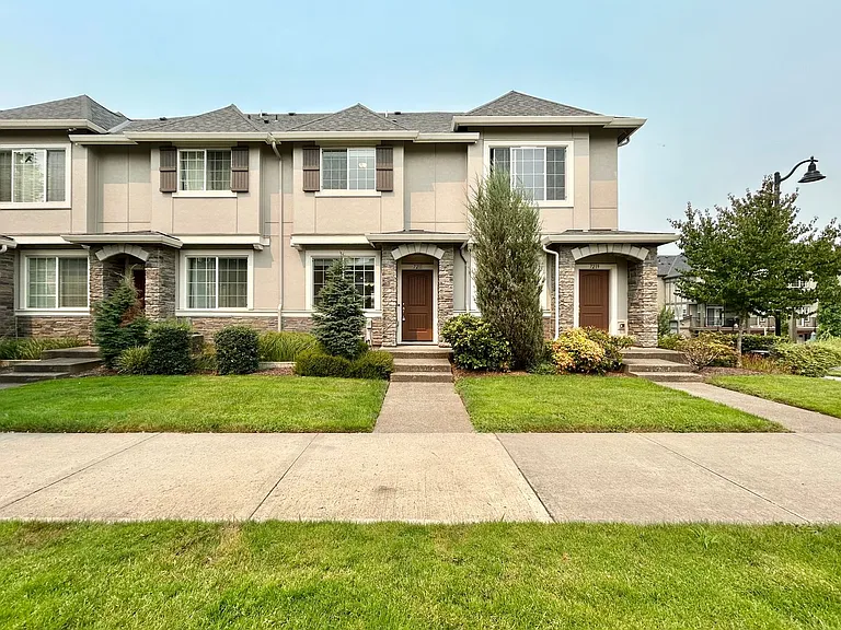 7211 NW Eleanor Ave — Photo 2