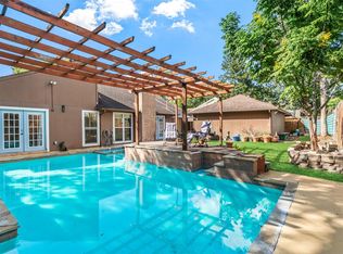 10831 Valley Hills Dr, Houston, TX 77071