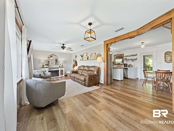 5th image of 23218 Pecan St