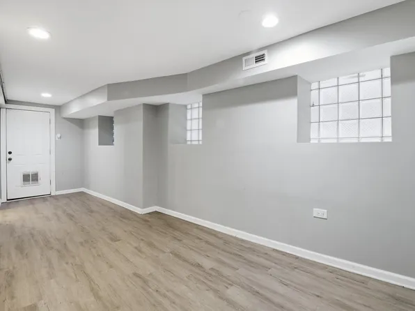 4245 W Monroe St, Chicago, IL 60624