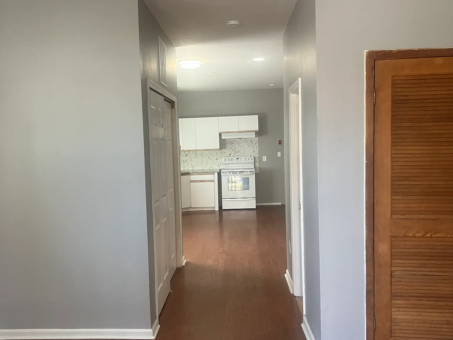 2 bed, 1.5 bath, $1,300 — Photo 2