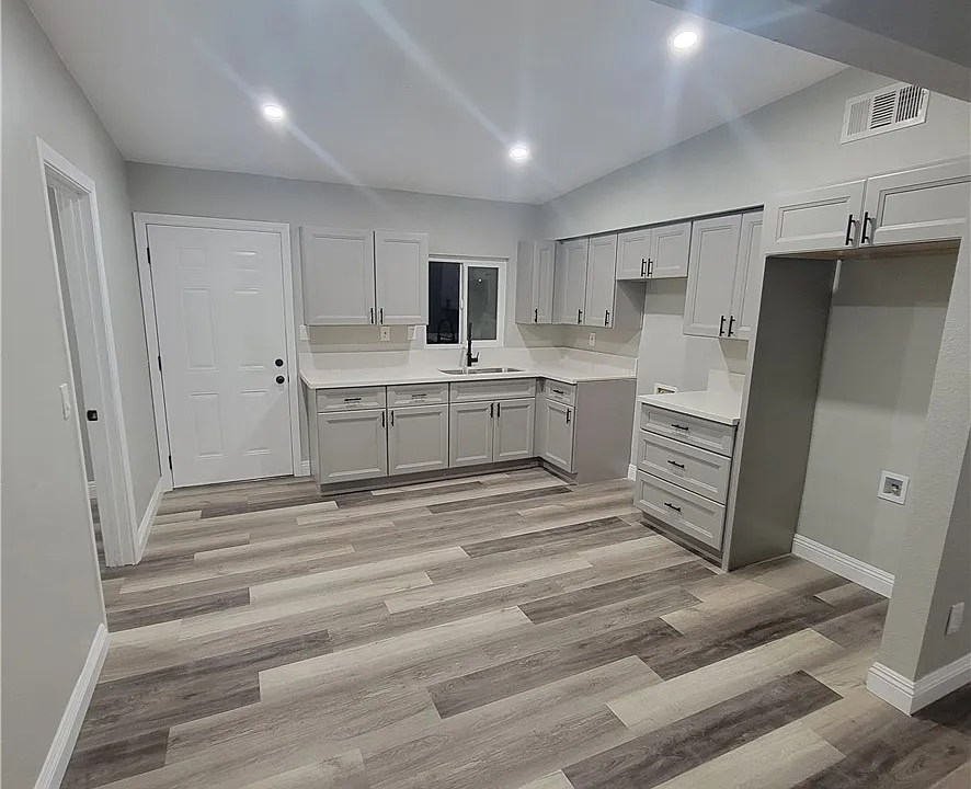 2219 Kern St #1