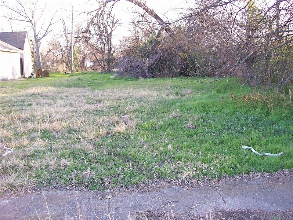 2nd image of 1346 E Maddox Ave