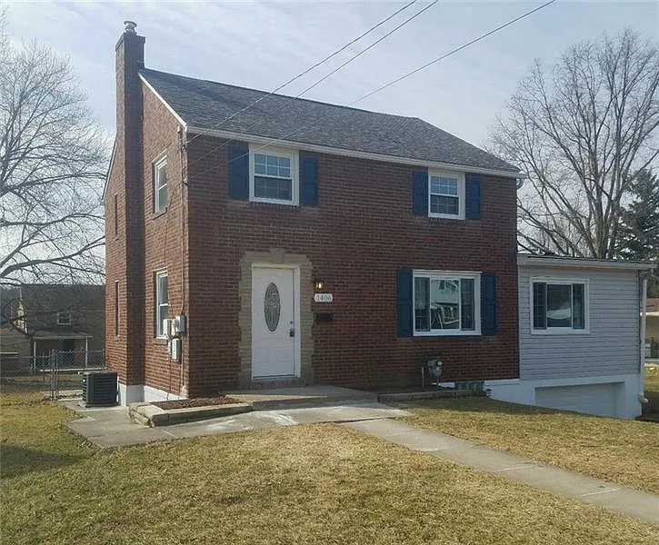 1406 Maple Ave photo 1