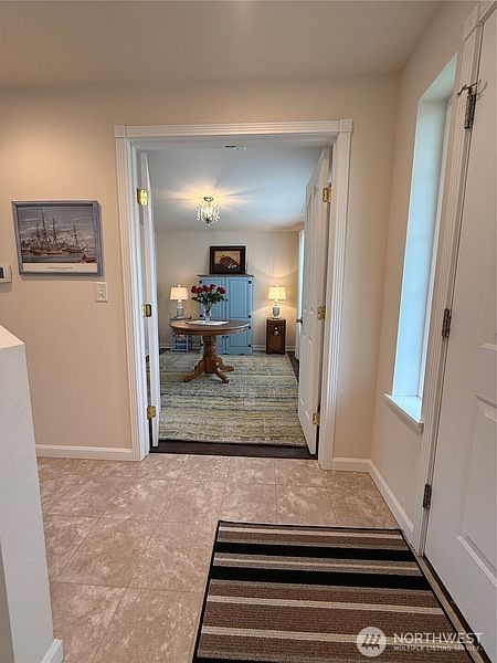5th image of 611 Andrews Avenue