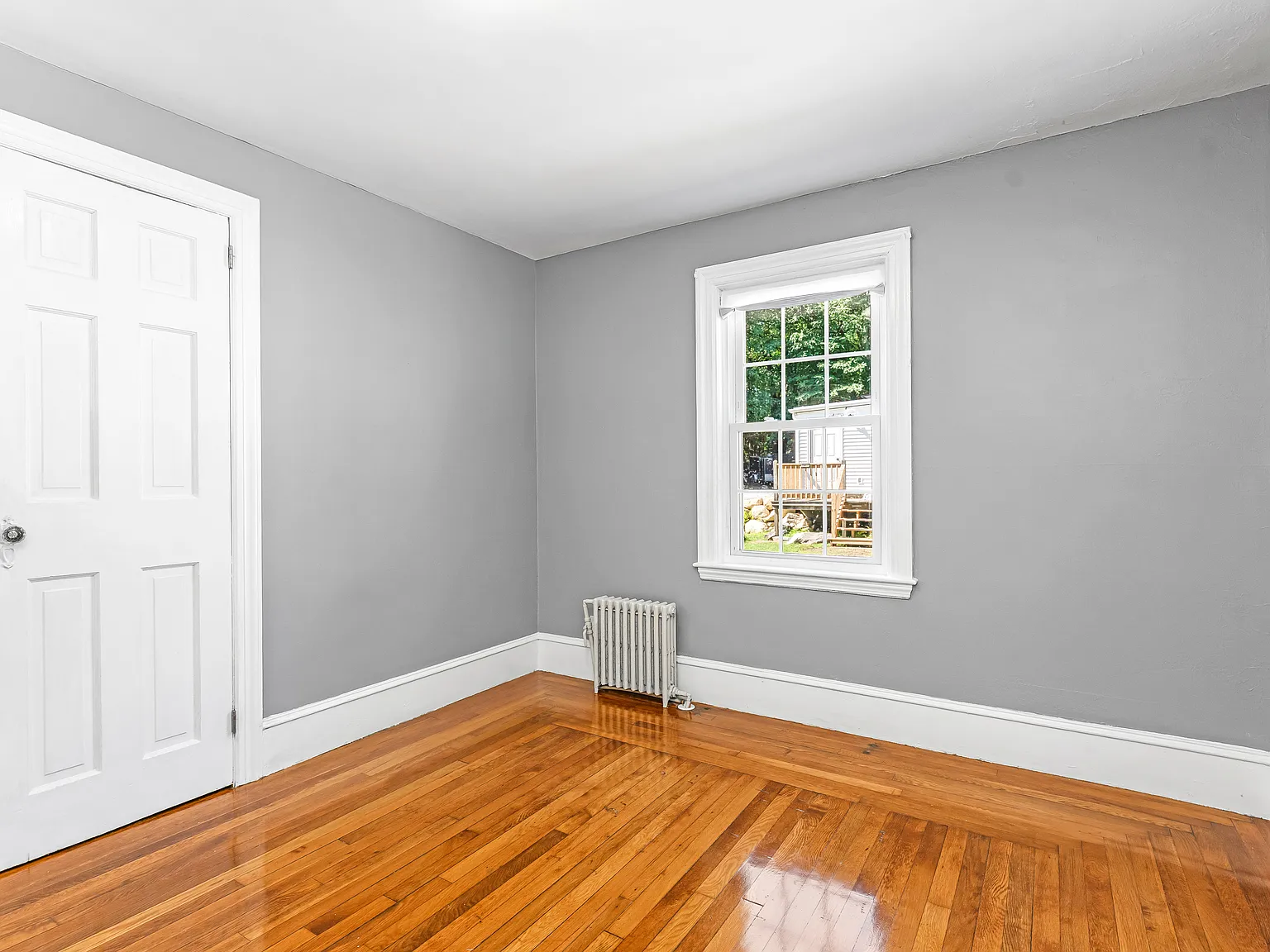 3 bed, 1.5 bath, 1350 sqft, $3,000 — Photo 4