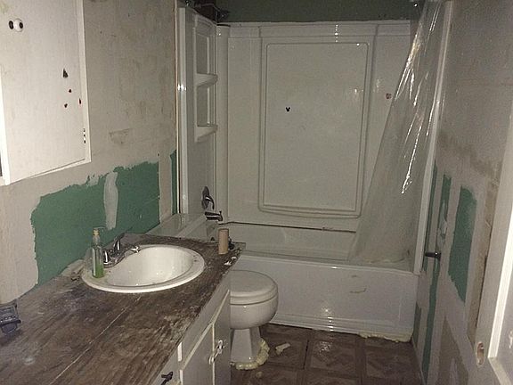 3rd image of 1313 Taylor Ave