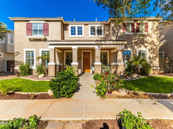 2858 E SHANNON Street, Gilbert, AZ 85295