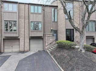 352 Hawthorn Ct, Pittsburgh, PA 15237