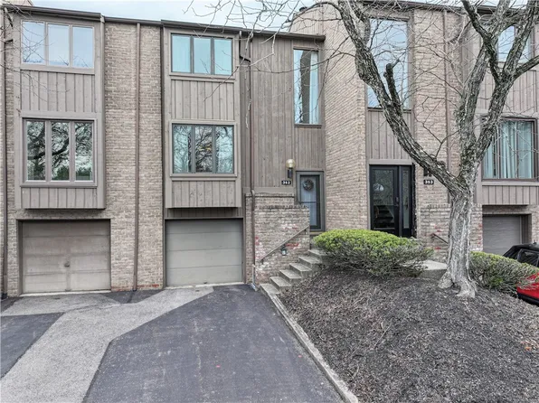 352 Hawthorn Ct, Pittsburgh, PA 15237