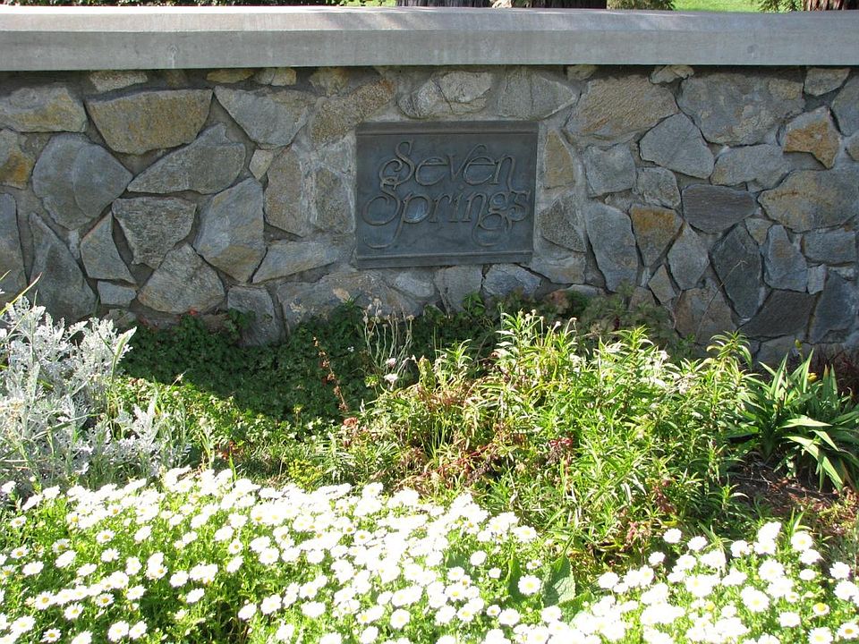 Cupertino Seven Springs Community