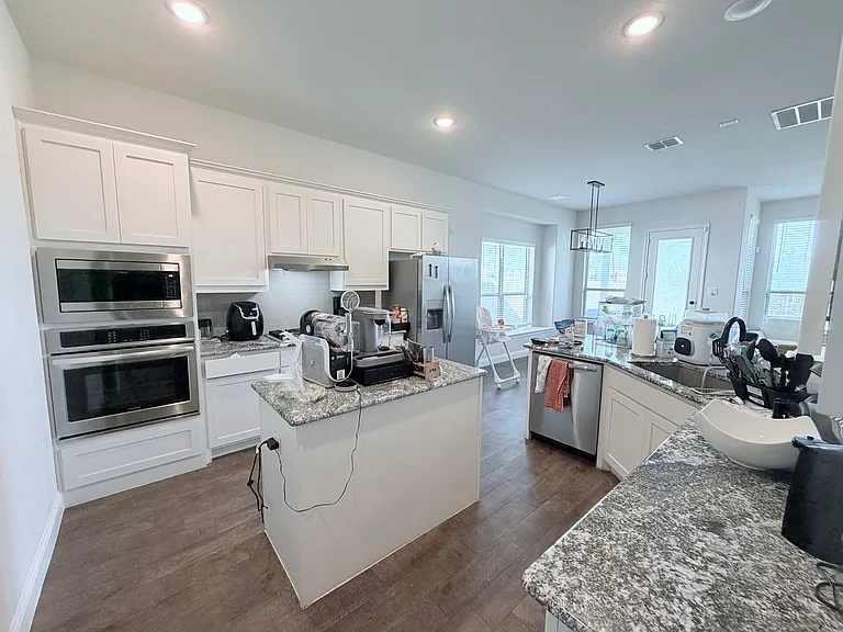 516 William Ct — Photo 33