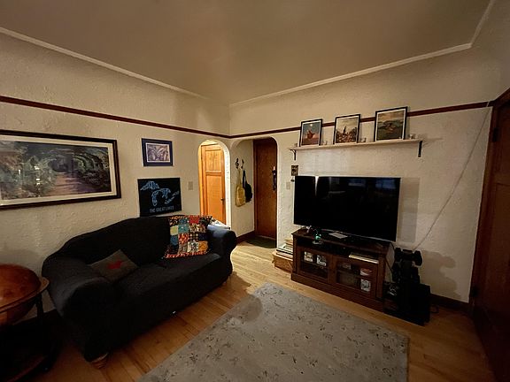 2nd image of 3036 S Kinnickinnic Ave #3