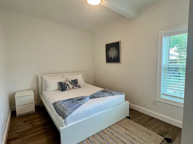 71-73 Humboldt Ave #4 — Photo 8