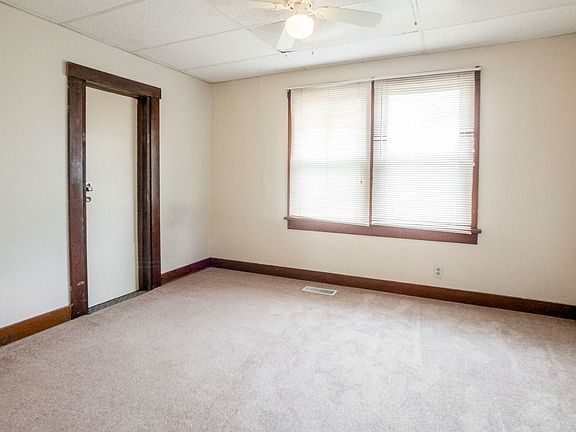 4th image of 109 E 5th Ave APT A
