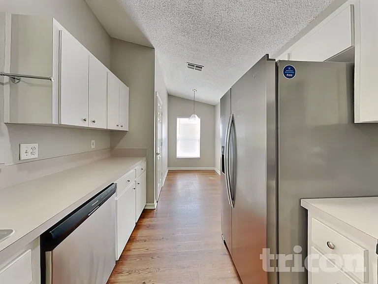 7833 Manor Dr — Photo 5